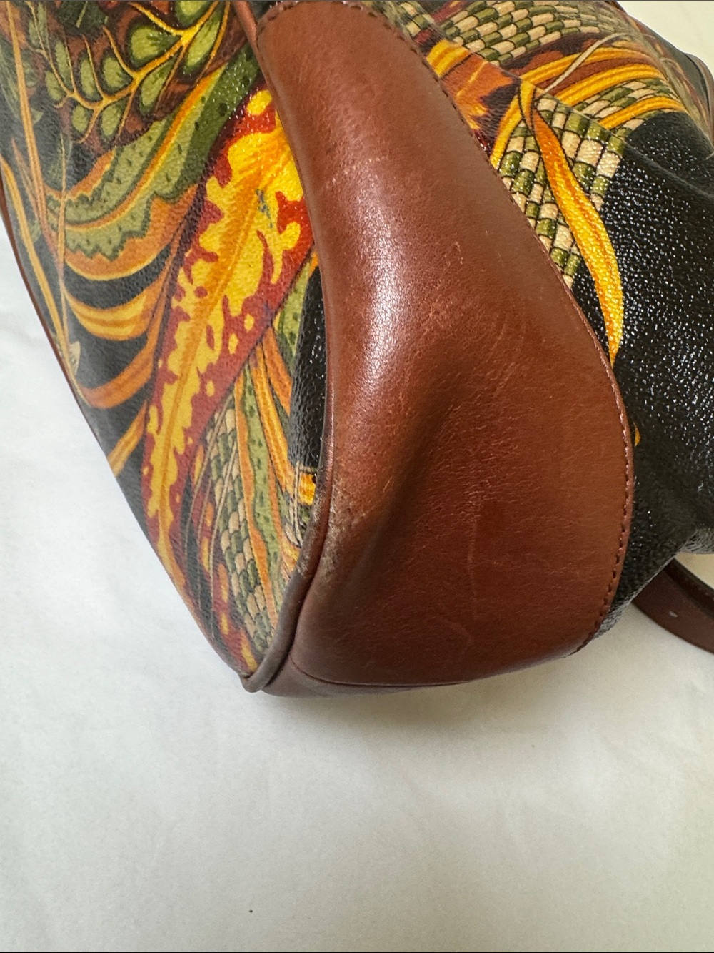 Salvatore Ferragamo tropical flower print gold hardware drawstring bag - Picture 12 of 15
